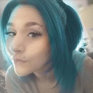 Meet your Posher, Cynthia